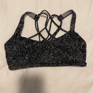 Size 6 Lululemon Free to Be bra